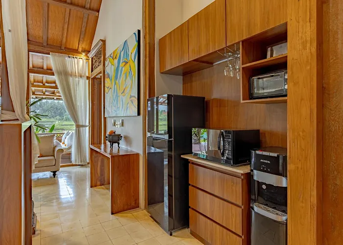 Madura - New 3 Bedroom W/ Rice Paddy View فيلة *